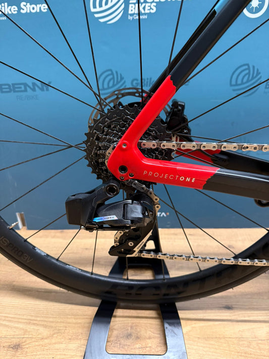 Trek Domane SLR 7 AXS Team Replica Size 54 - Used