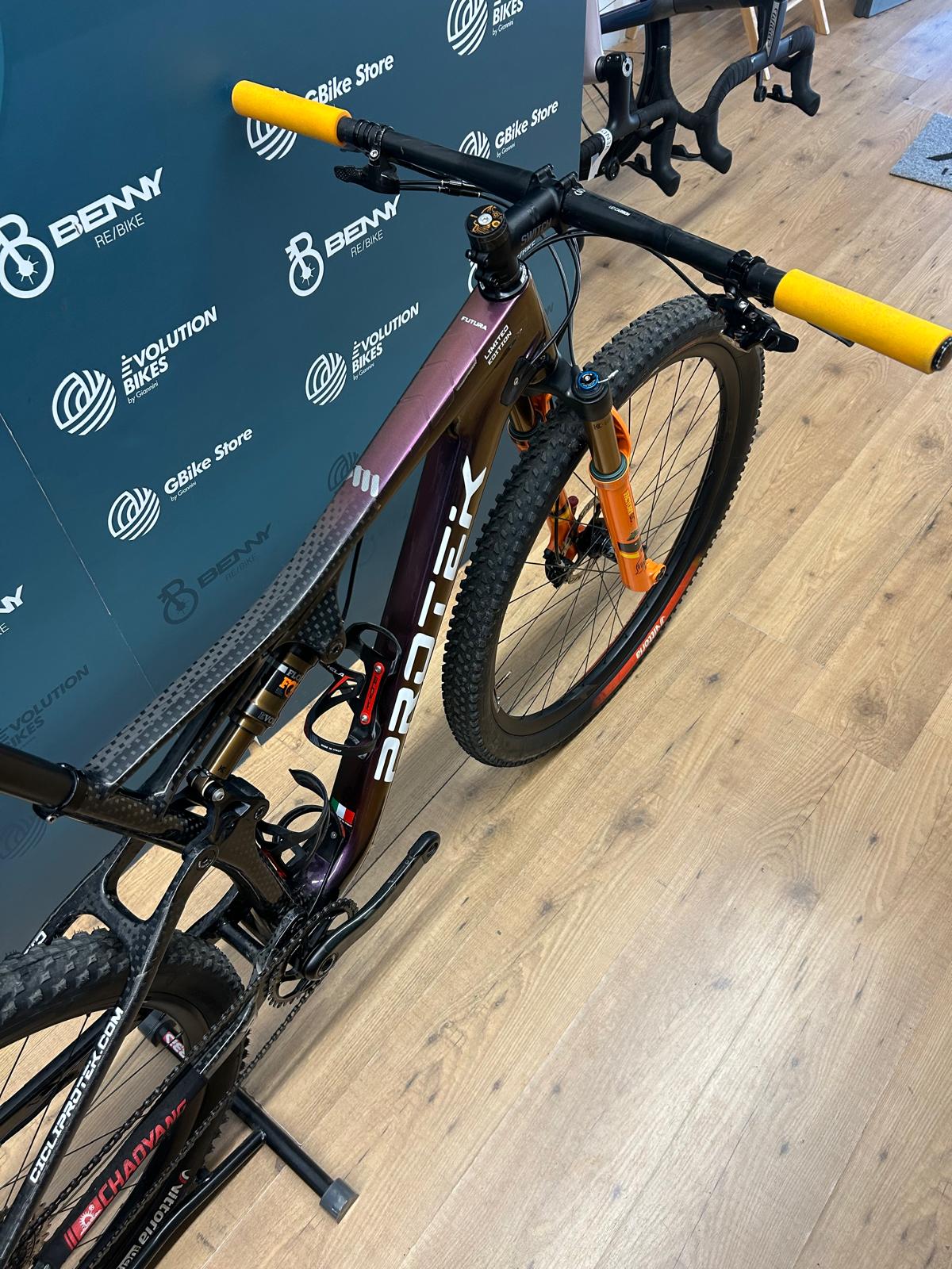 Protek Futura Limited Edition Cut L - Gebraucht