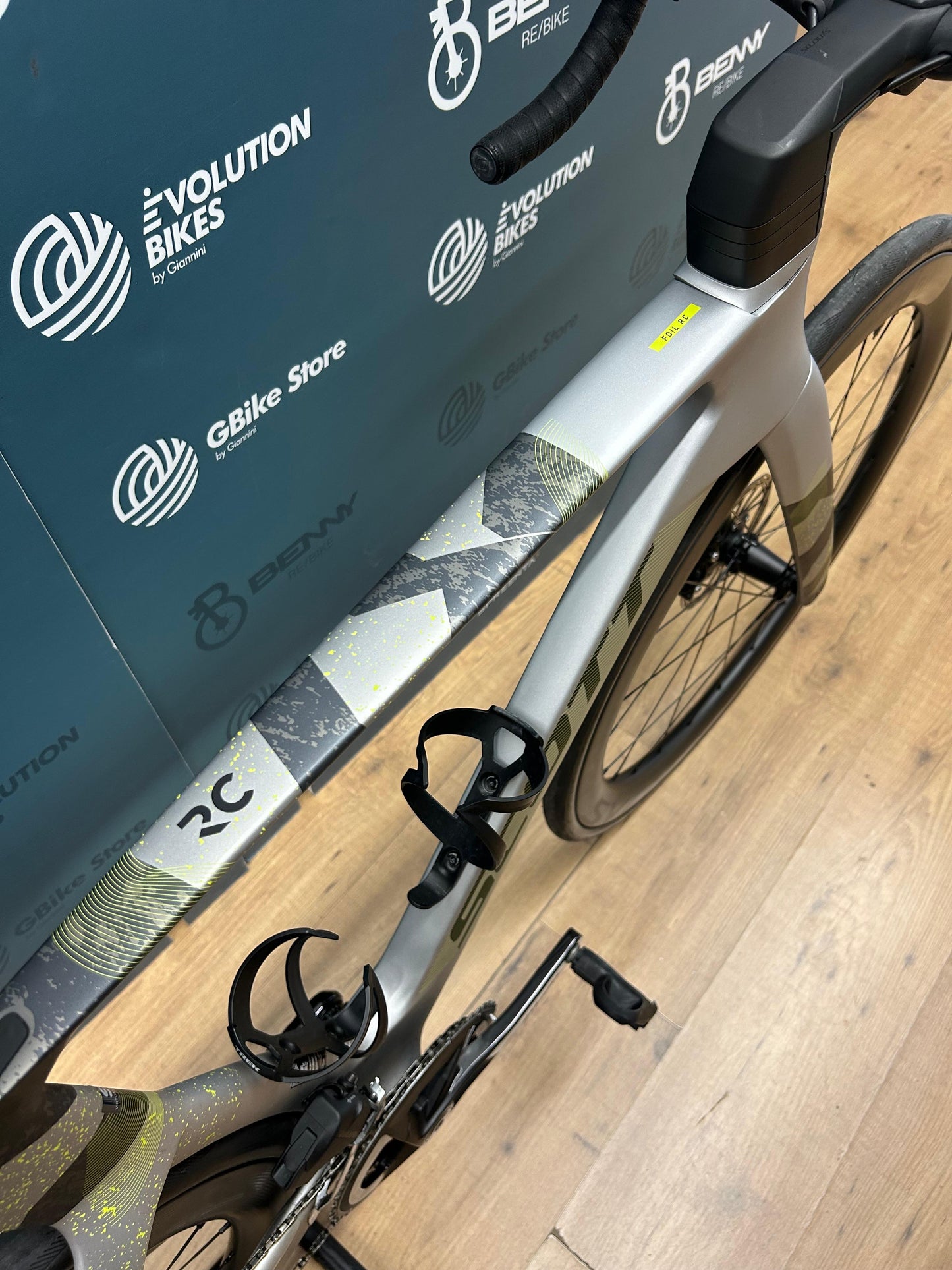 Scott FOLIP RC 30 AXS (kółka aktualizacyjna) S - Używany