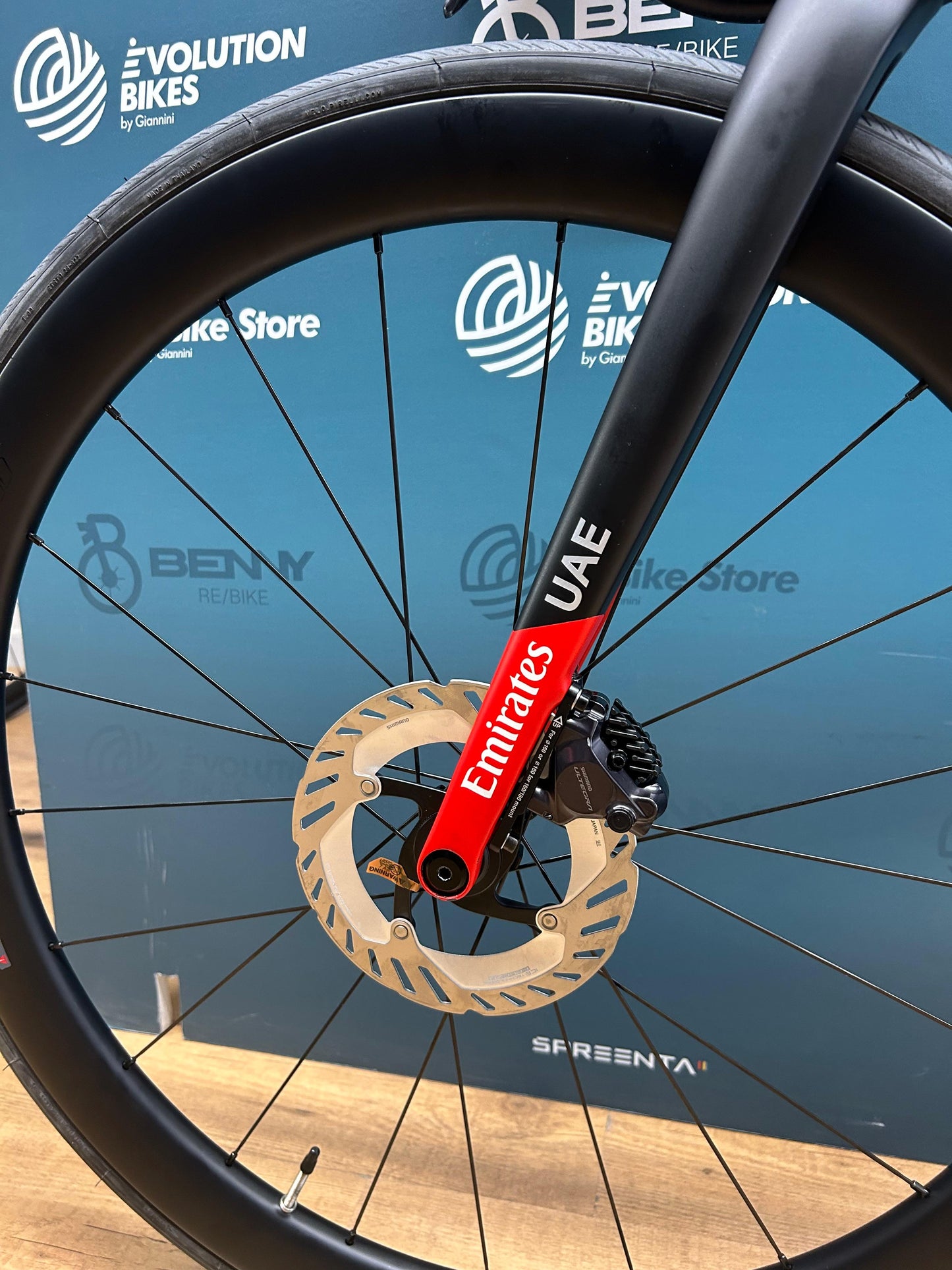 Colnago V4RS UAE EMIRATES Taille 510 - Test de démonstration