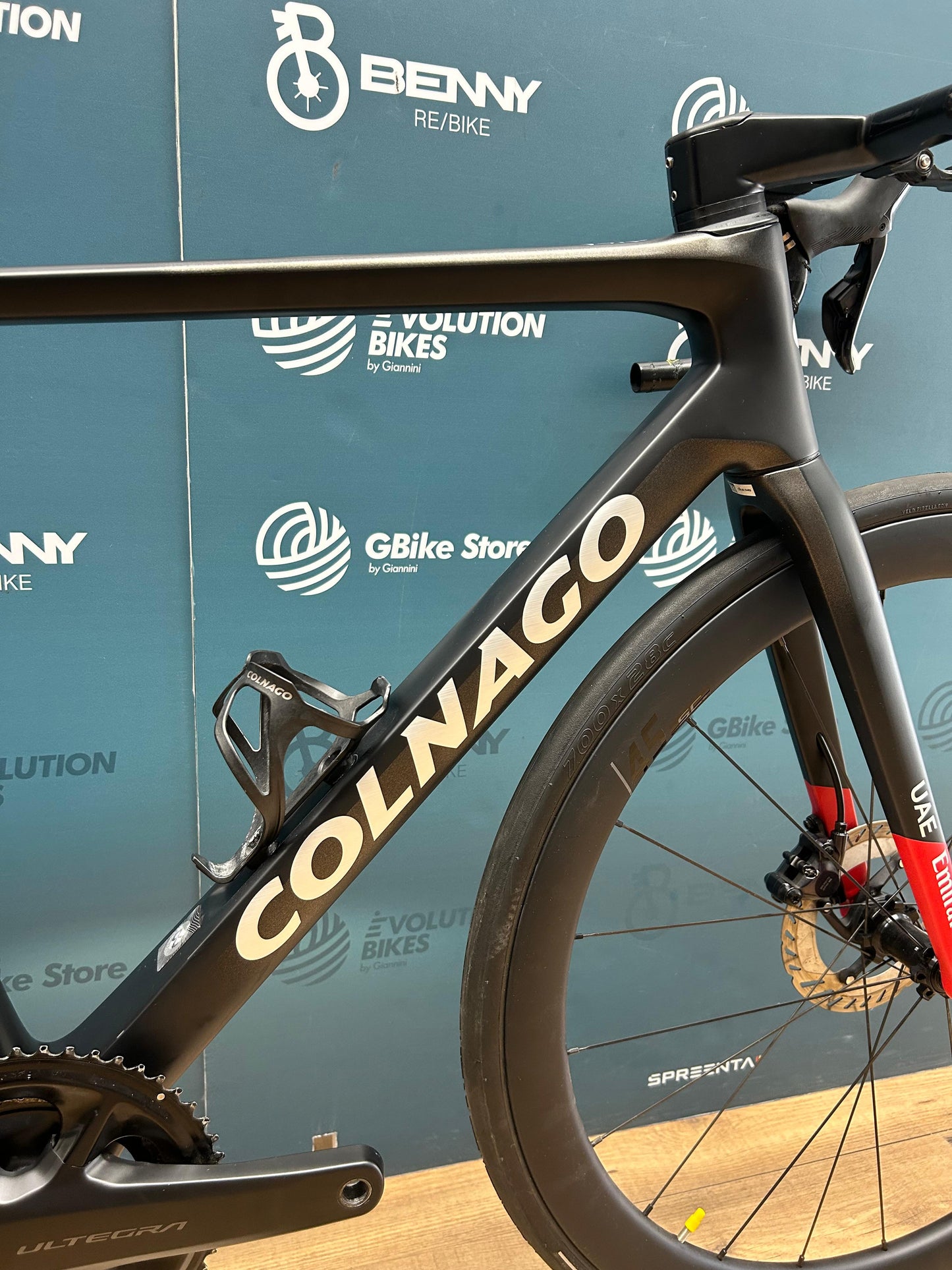 Colnago V4RS EAU Emirates Tamaño 485 - Usado