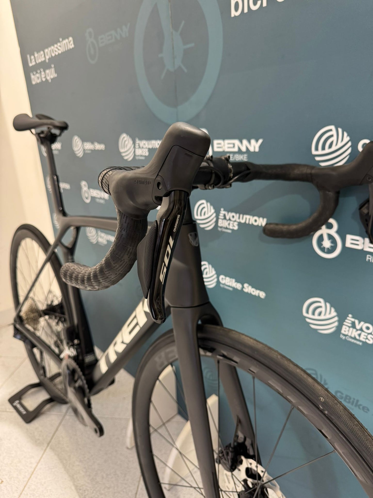Trek Madone SL 6 8 stycznia 2025 r. Rozmiar ML – wersja demonstracyjna