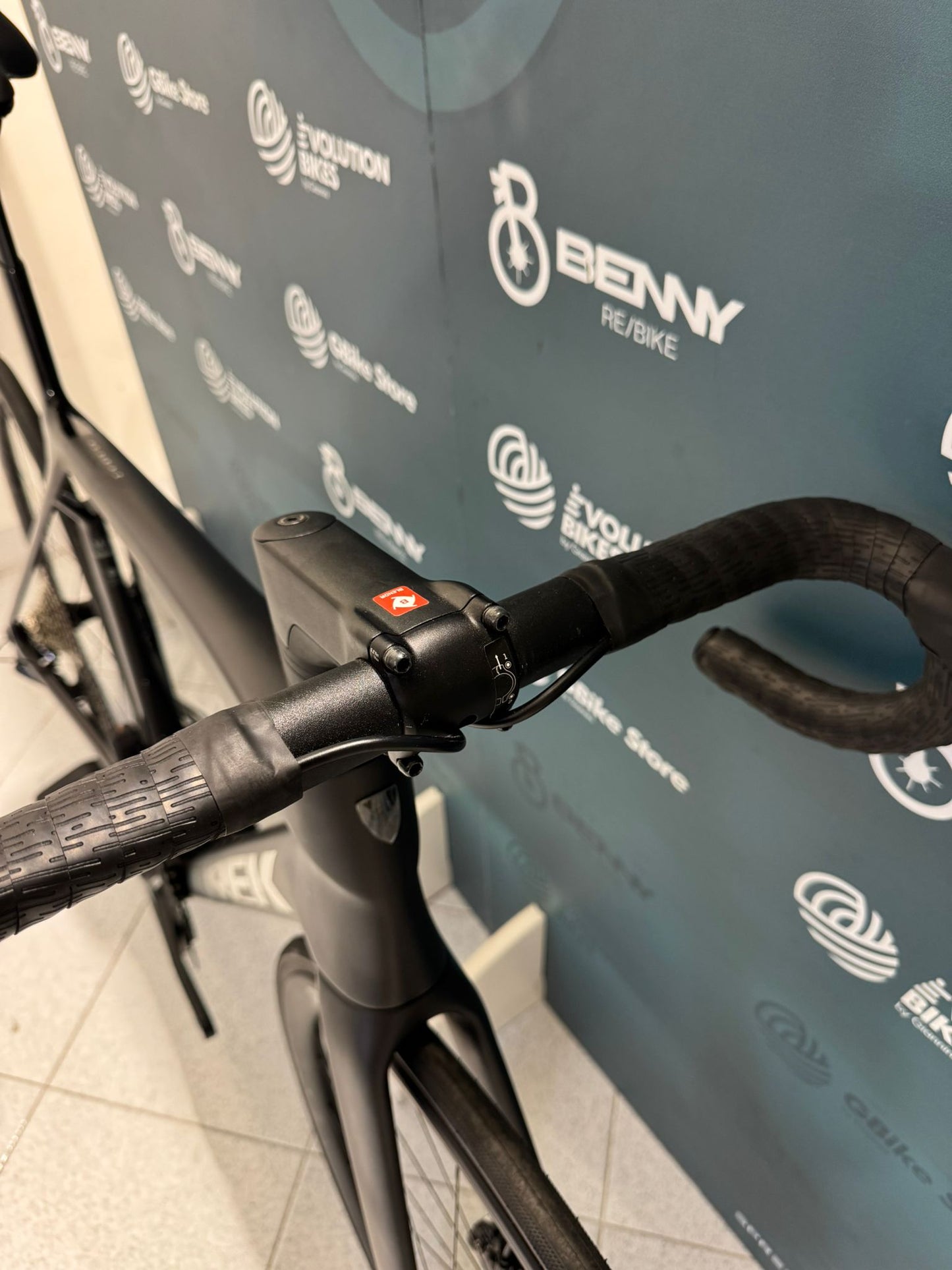 Trek Madone SL 6 8 stycznia 2025 r. Rozmiar ML – wersja demonstracyjna