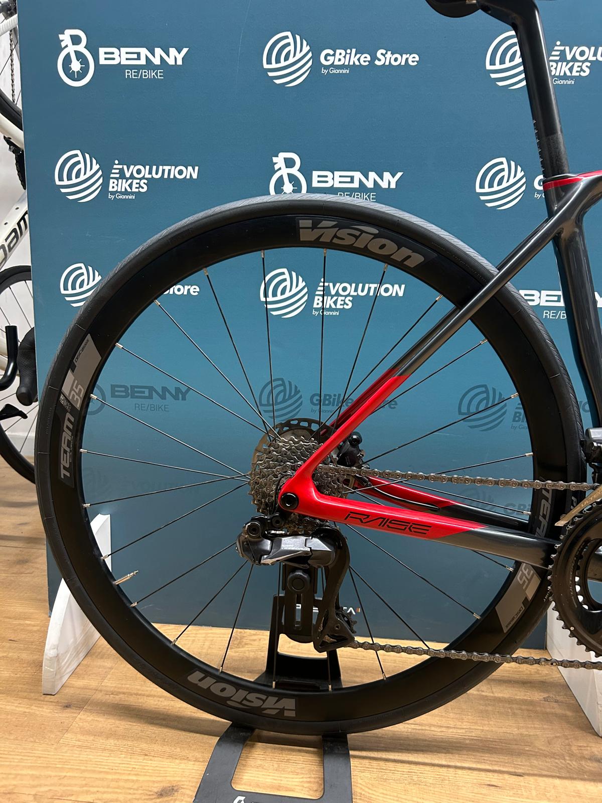 Megamo Raise 05 Size S - Used