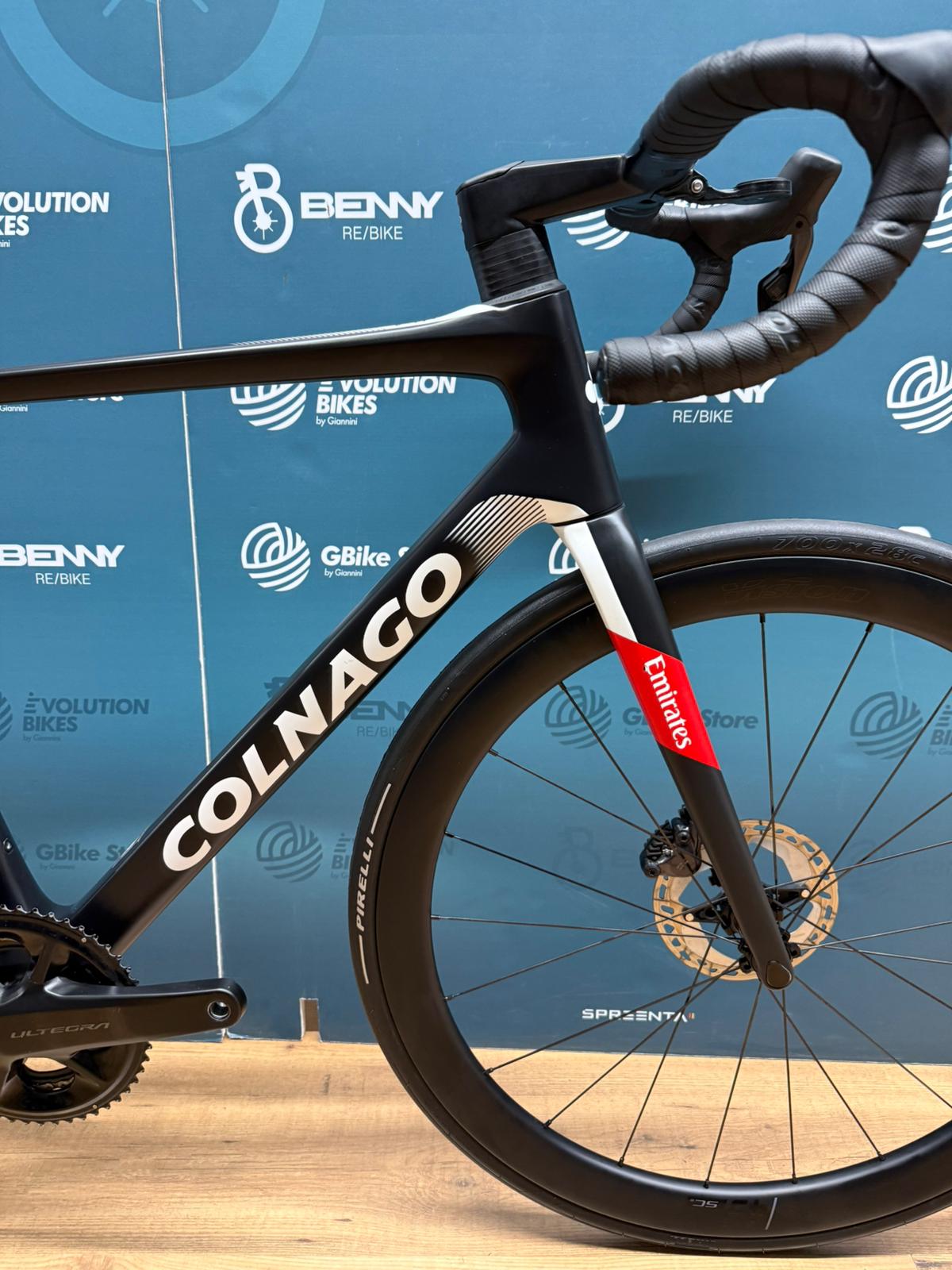 Colnago V4rs Zjednoczone Emiraty Arabskie Rozmiar 510 - Używane