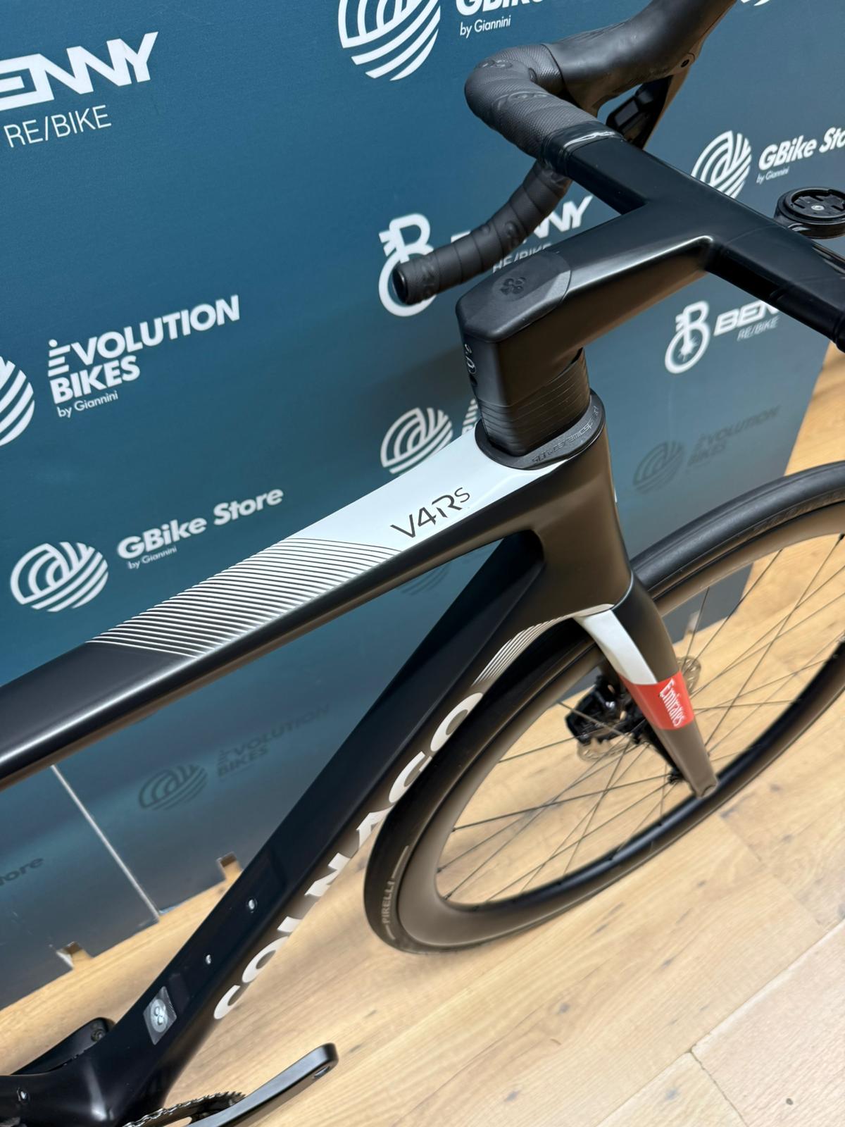 Colnago V4rs Zjednoczone Emiraty Arabskie Rozmiar 510 - Używane