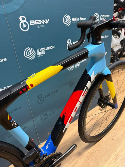 Trek Domane SLR 7 AXS Team Replica Size 54 - Used