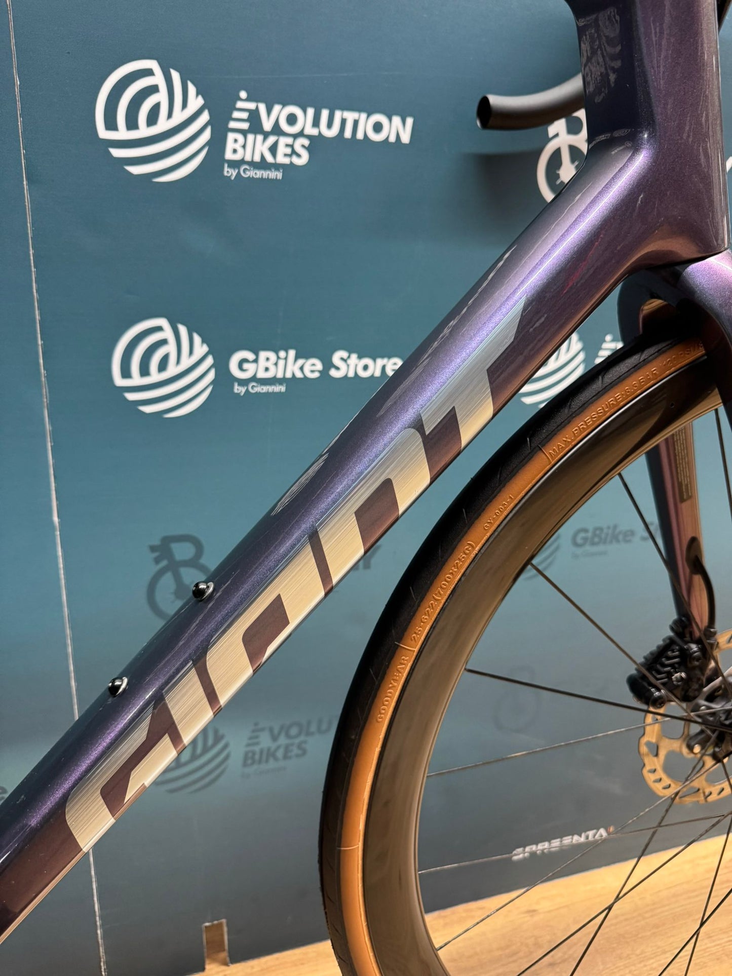 Giant TCR Pro Disc Di2 Size ML - Used