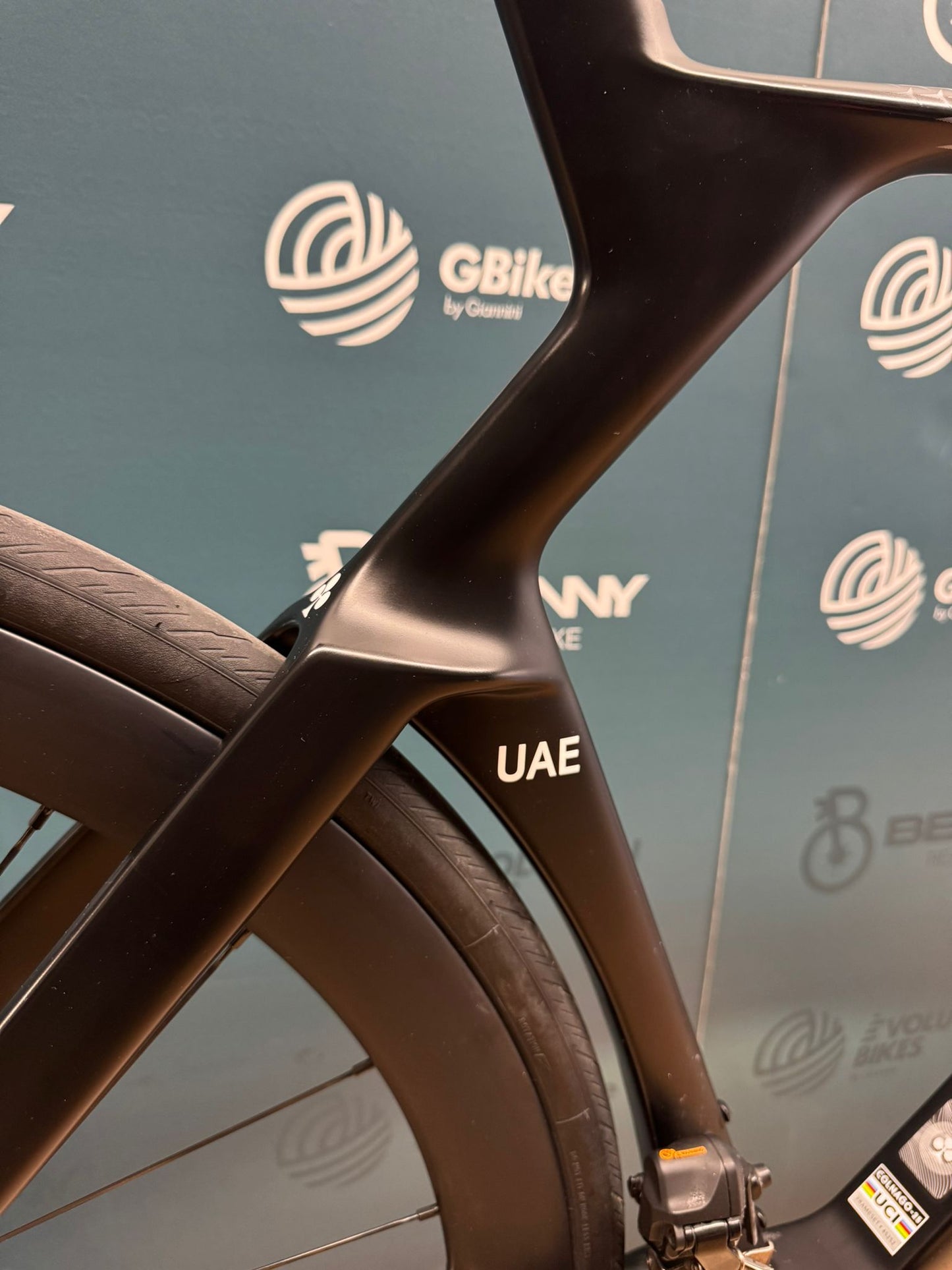 Colnago Y1Rs Dura-Ace Di2 Vision SC45 UAE-Größe M - Gebraucht