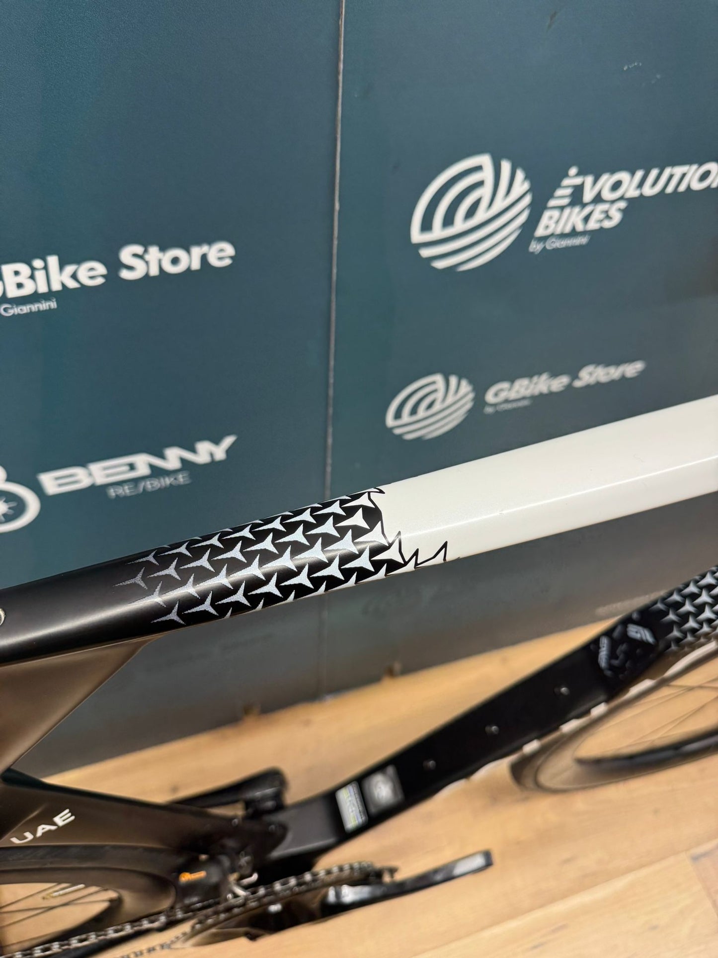 Colnago Y1Rs Dura-Ace Di2 Vision SC45 UAE-Größe M - Gebraucht