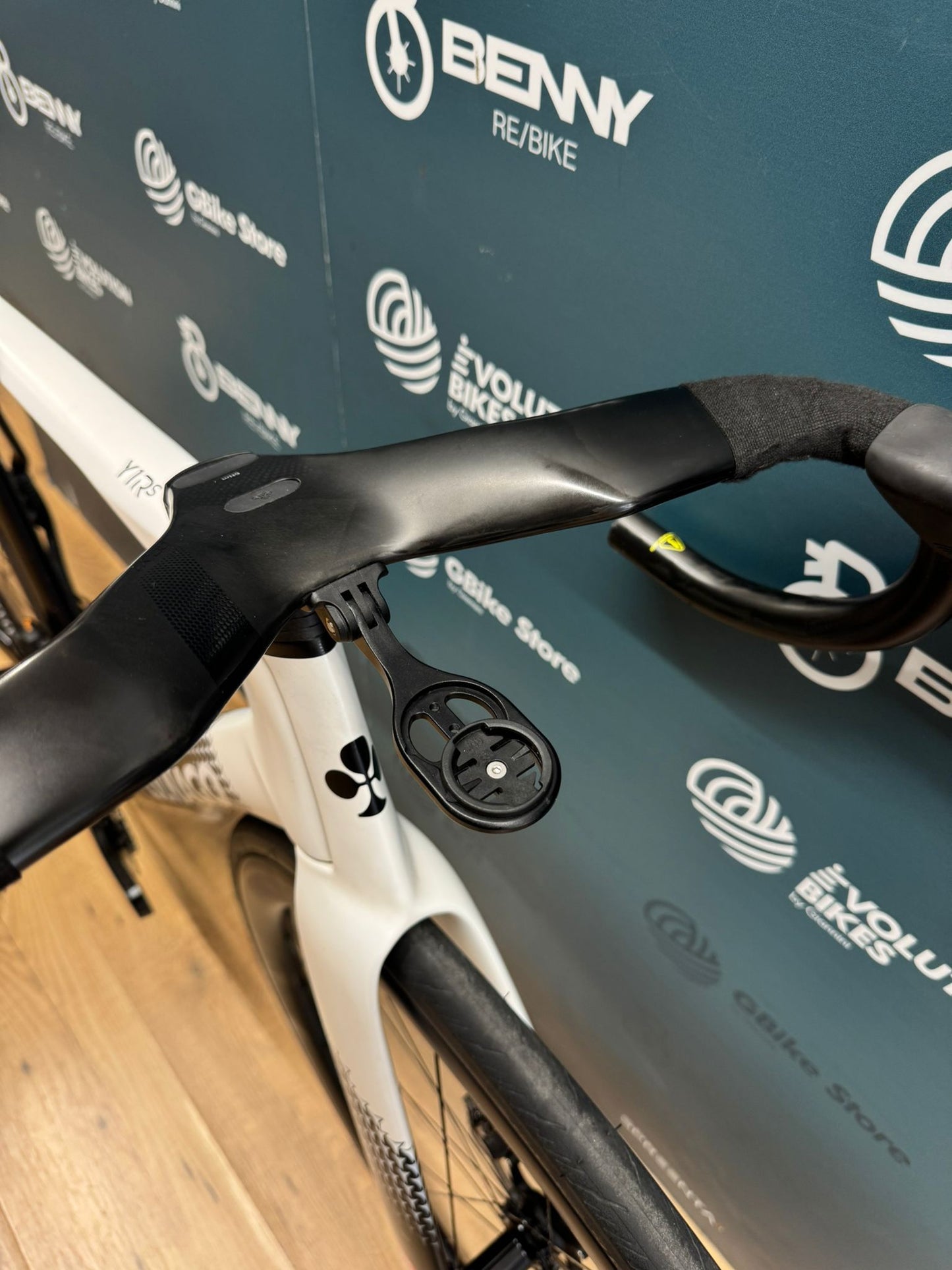 Colnago Y1Rs Dura-Ace Di2 Vision SC45 UAE-Größe M - Gebraucht