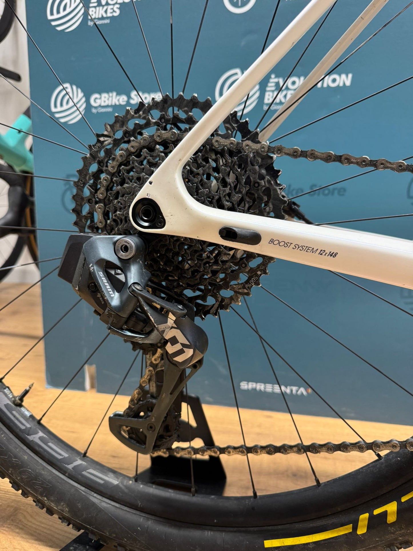 Megamo Factory AXS Size L - Used