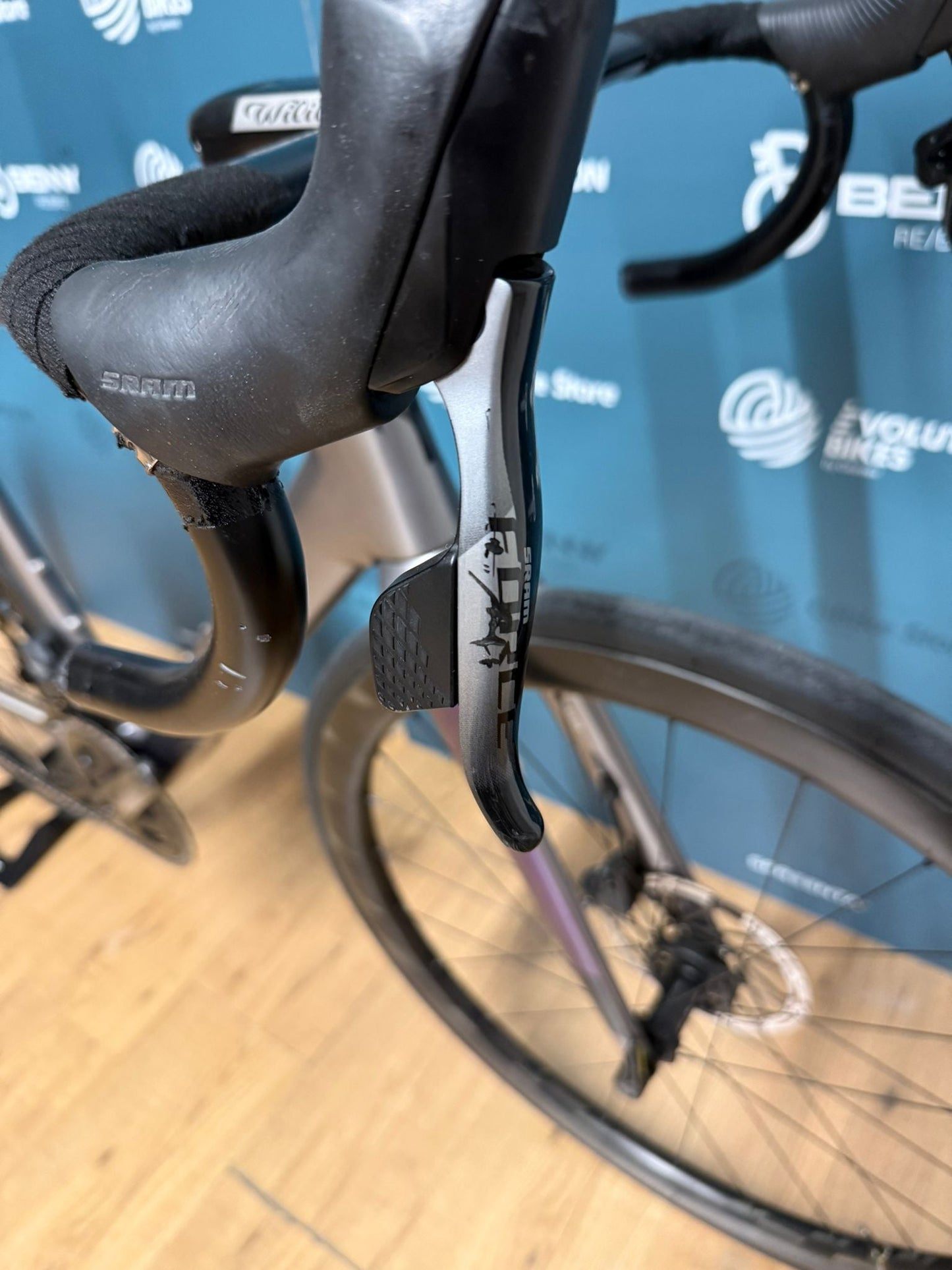 Wilier Tamaño aerodinámico SLR AXS L - Usado