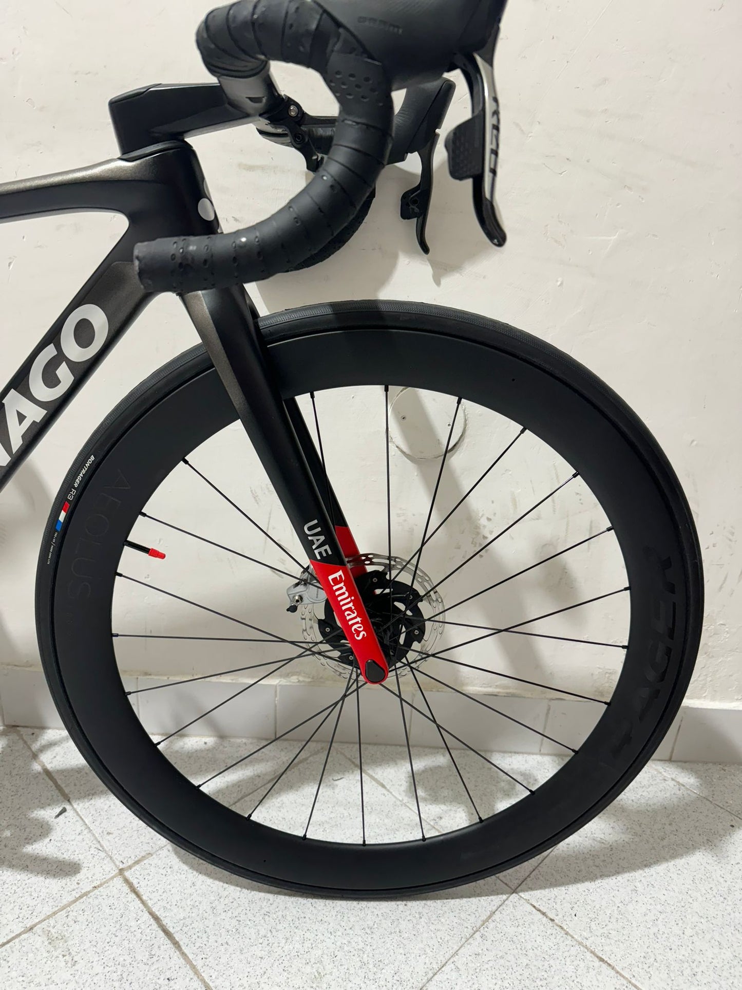 Colnago v4rs Emiraty ZEA Rozmiar 42s - Użyte