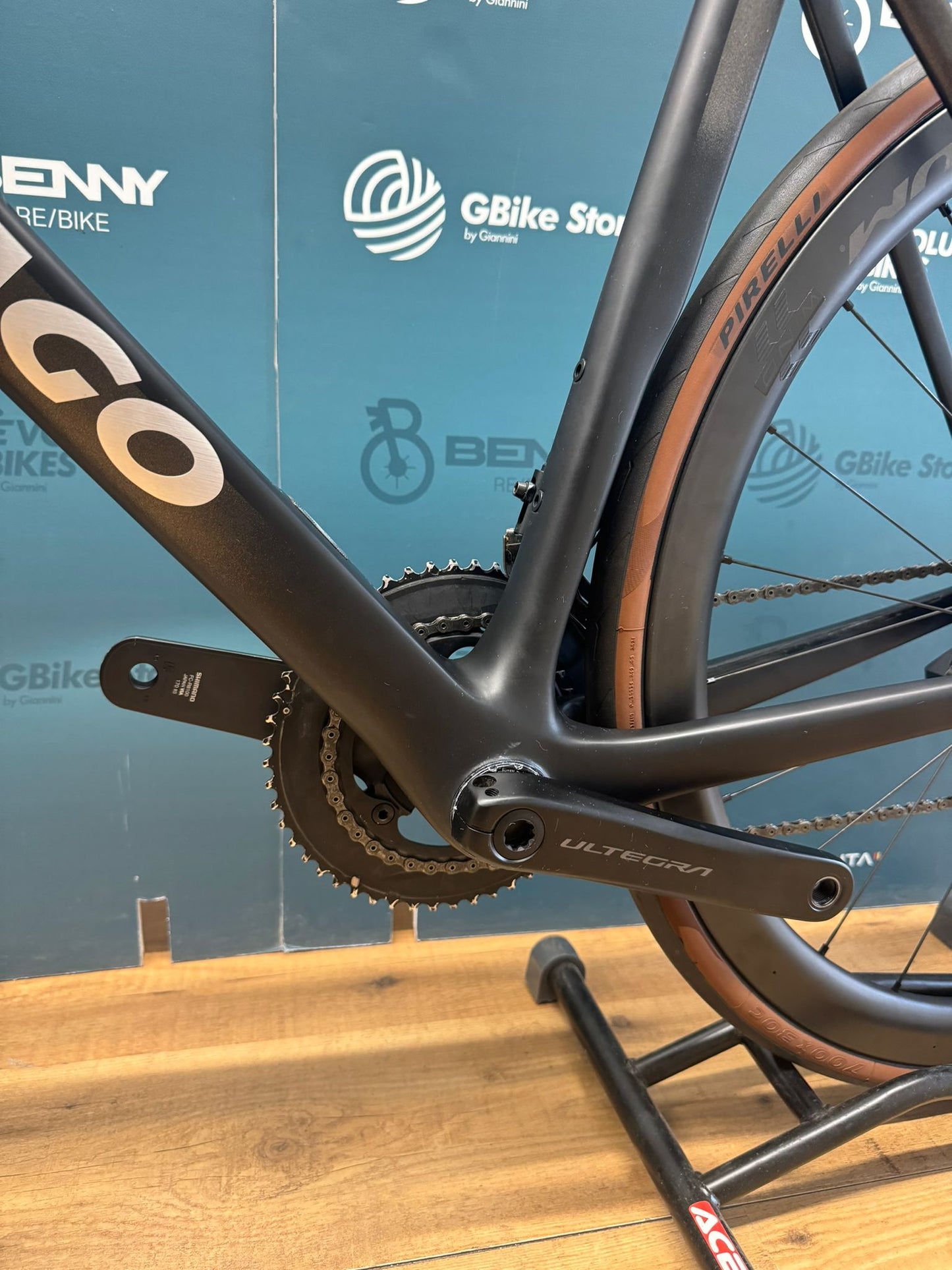 Colnago V4RS VAE Emirates Größe 530 - verwendet