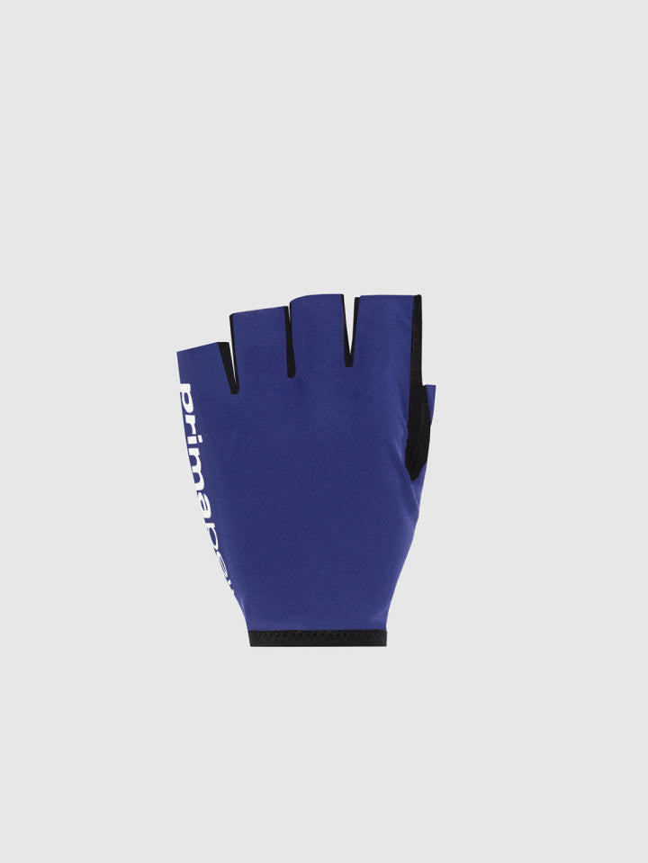 Pissei gloves first skin 2025