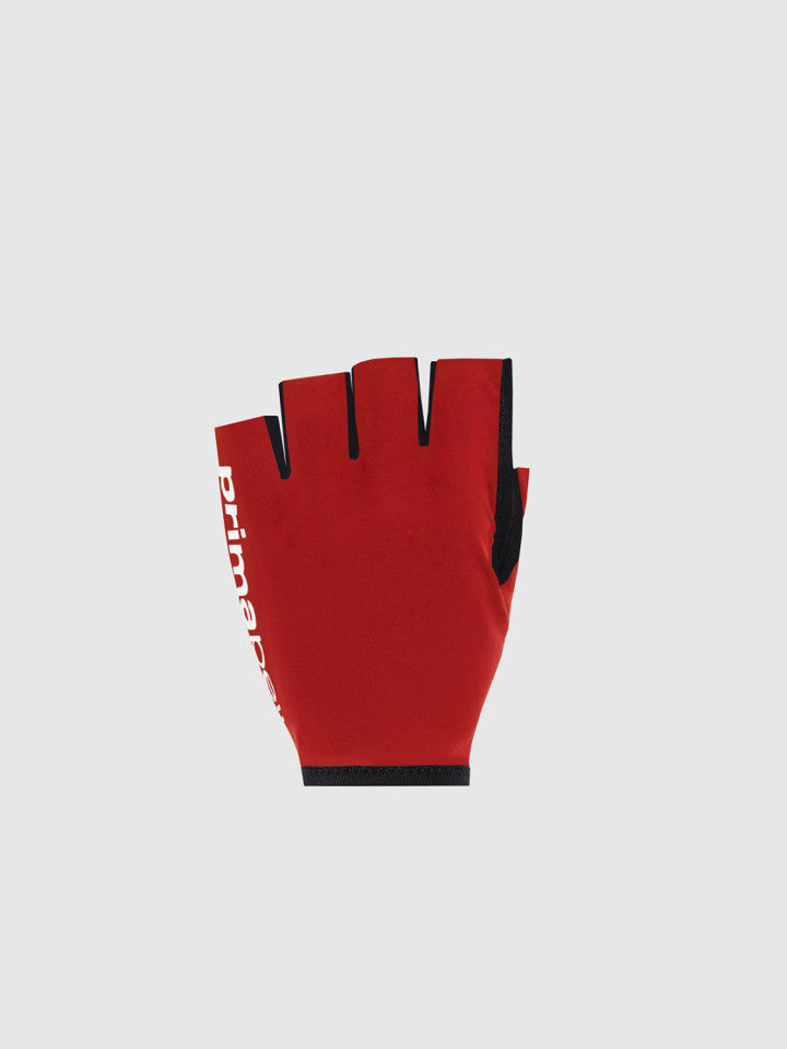 Pissei gloves first skin 2025